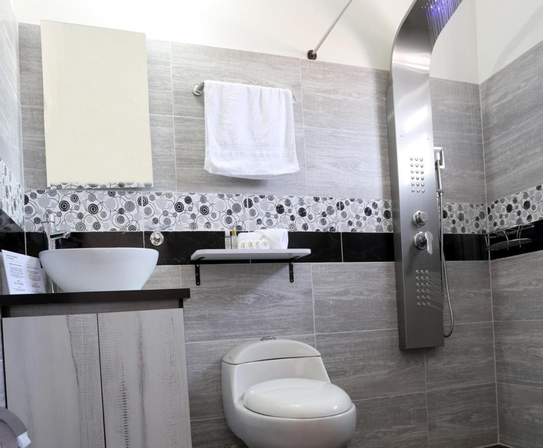 Hotel Vdl Colonial บียาเดเลย์บา ภายนอก รูปภาพ