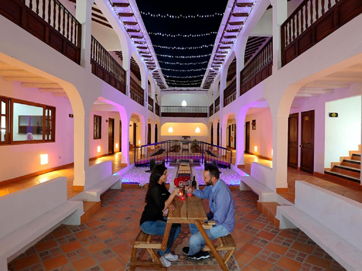 Hotel Vdl Colonial บียาเดเลย์บา ภายนอก รูปภาพ